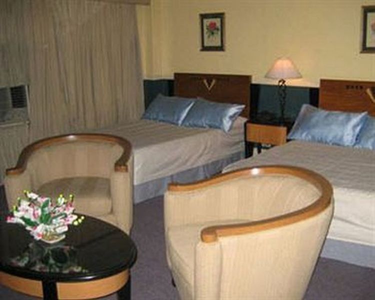 טגאיטאי Days Hotel Tagaytay מראה חיצוני תמונה
