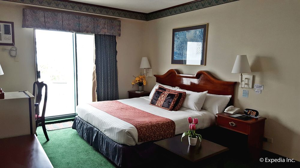 טגאיטאי Days Hotel Tagaytay מראה חיצוני תמונה